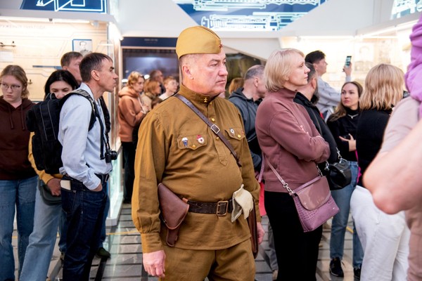 Праздничная программа «Победный май на улице Бородина»