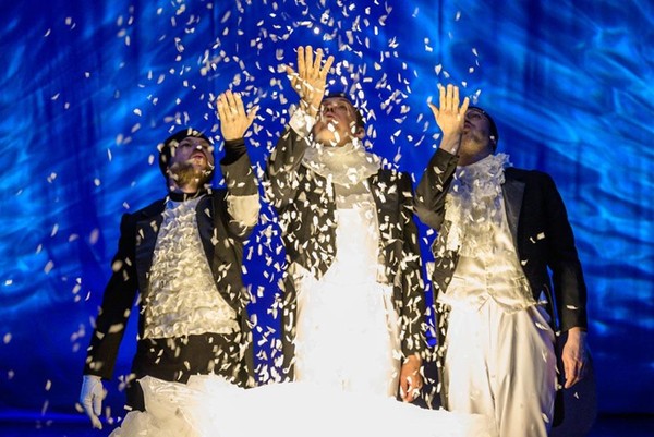 Спектакль «У ковчега в восемь»