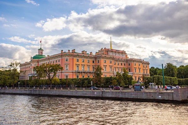 Мифы и легенды Петербурга