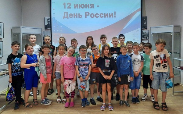 Ко Дню России — тематический познавательный час в музее Амет-Хана Султана