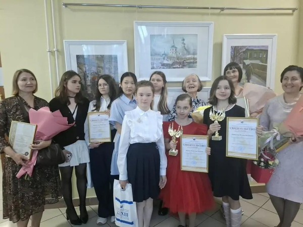 Выставка победителей конкурса на соискание единовременной стипендии мэра города Иркутска