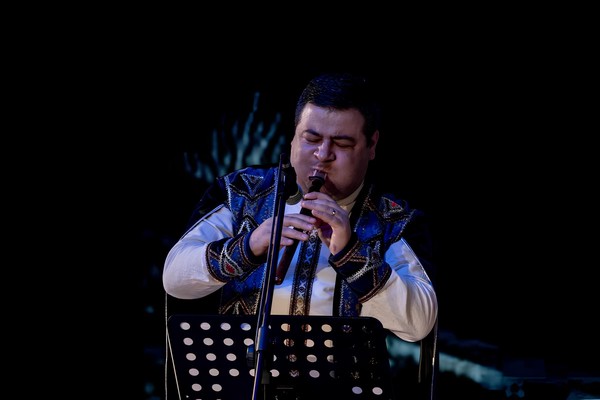 Голос дудука и органа