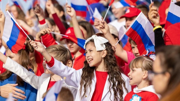 Патриотическая акция ко Дню России