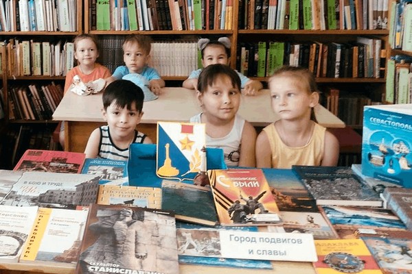 Час краеведения «Мой город любимый, ни с чем не сравнимый»
