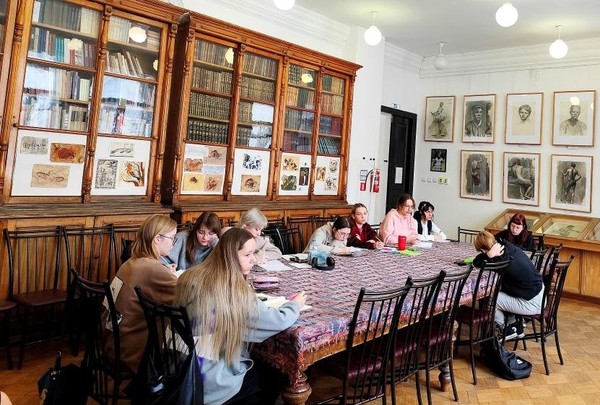 К 215 летию Белинского: книжная экскурсия в музей усадьбу великого критика
