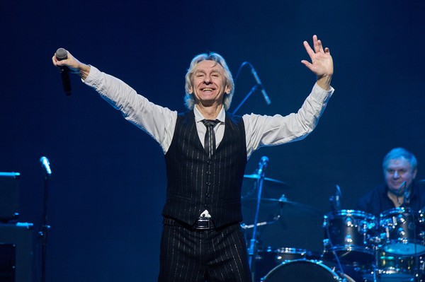 Парад звезд 80-х и 90-х