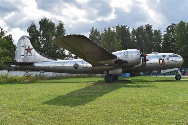 Тематическая беседа «Бомбардировщик Ту-4»