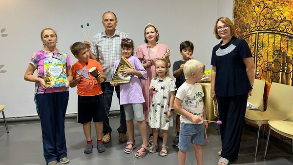 Игровая семейная программа «Путешествие в Изумрудный город»