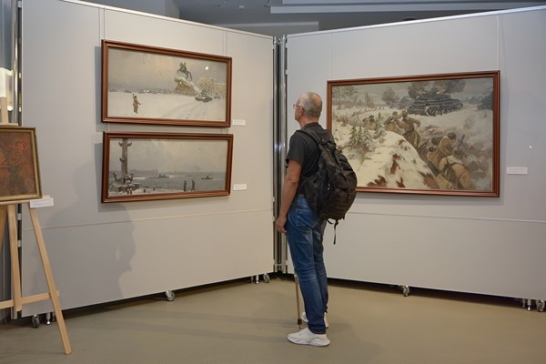 Жила бы страна родная