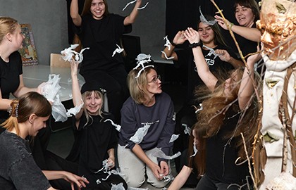 Пять актёрских упражнений, которые превратят урок в событие