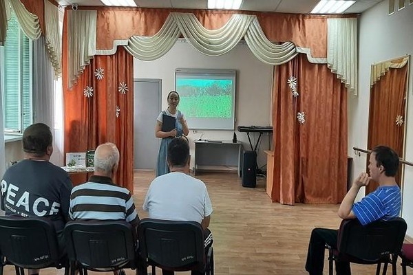 Познавательный час «Есть у цветка особенная прелесть…»