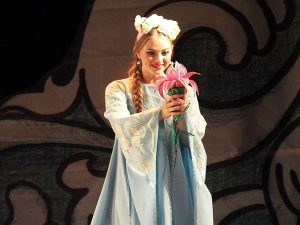 Спектакль «Цветочек аленький»