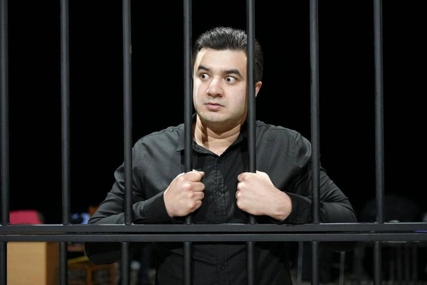 Спектакль «Посторонний»