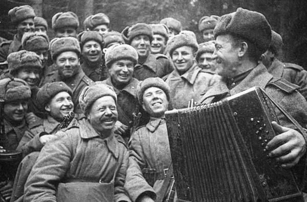 Концертная программа «С песней по дорогам фронтовым»