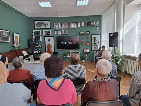 Просмотр и обсуждение фильма «Чародеи»