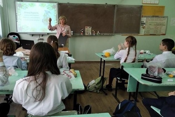 Познавательный час «Радужная кукла»