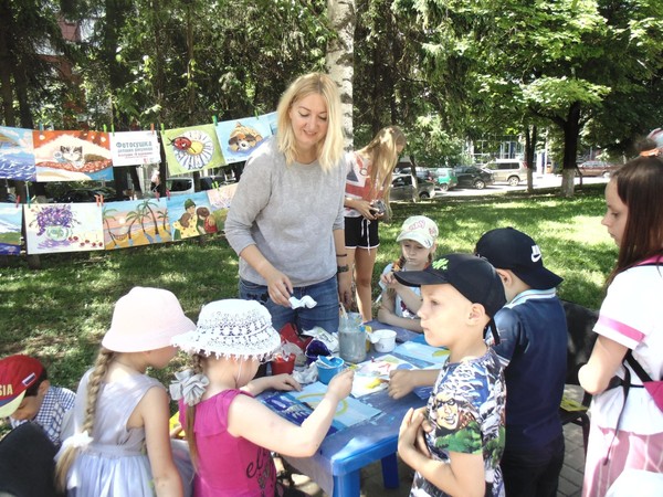 Поляна веселых затей «Волшебство книжного лета»