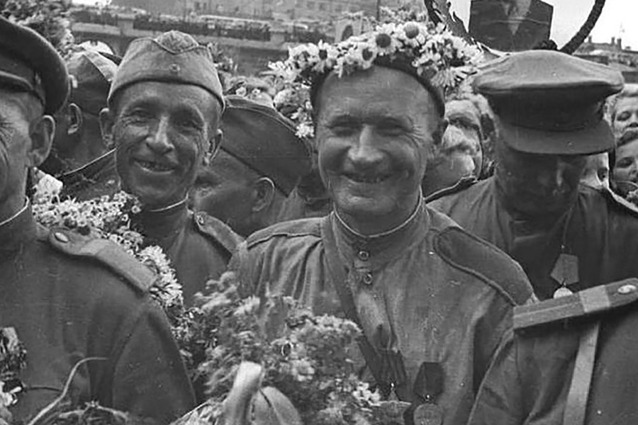 Музыкально-поэтический вечер «Война... Любовь...». Премьера