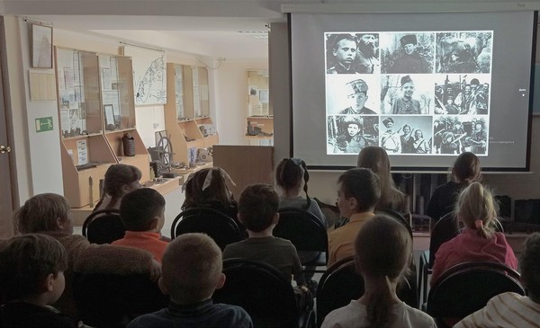 Патриотический лекторий «Вставай, страна огромная» в рамках проекта «Исторический вояж»