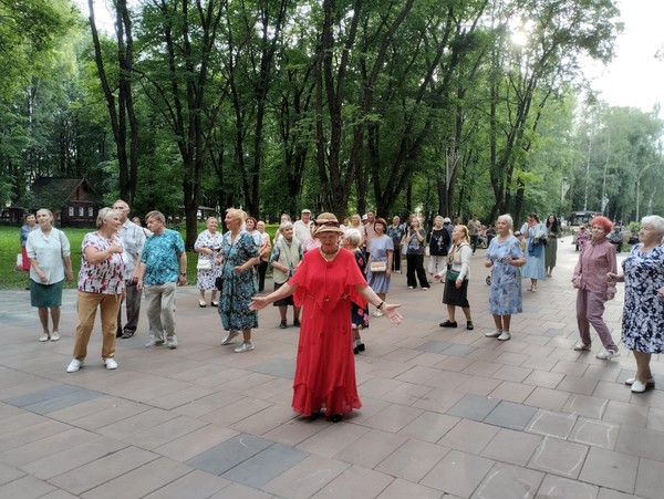 Поляна гармонистов «Звенит гармонь над городом родным»
