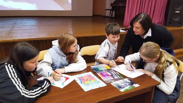 Выставка рисунков «Мое лучшее лето»