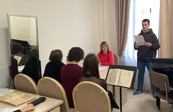 Экзамен по дирижированию, чтению хоровых партитур и хороведению