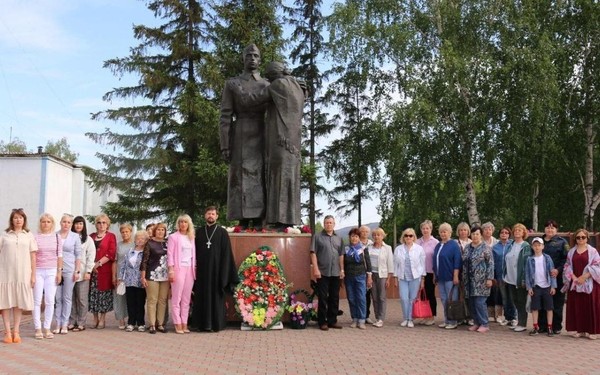 «Помните, через года через века, помните»