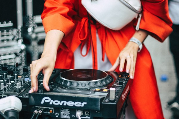 «Цветы и Шпионы» XX лет w/ DJ Katrin Vesna