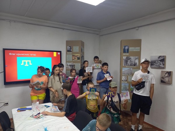 День Крымскотатарского флага — познавательный час