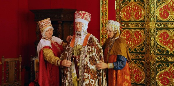 Экскурсия «Средневековье: как жила и одевалась русская царица?»