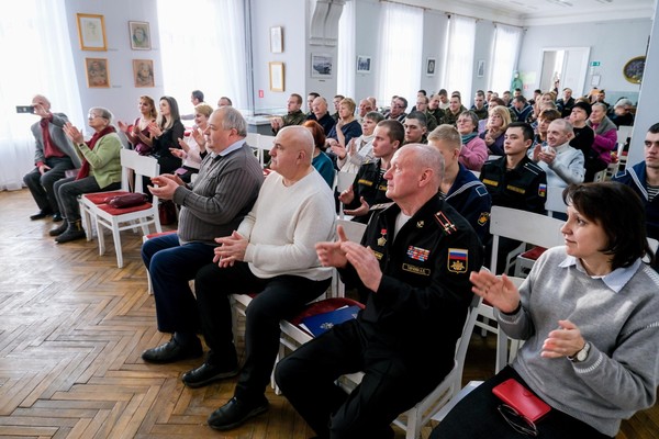 «Вам, защитники Отечества»