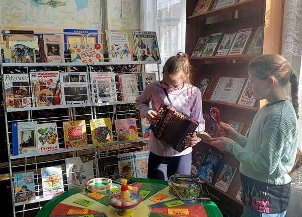 «Магия театра на книжных страницах»
