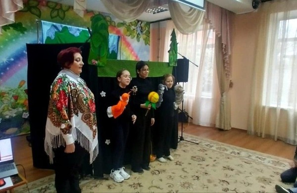 Кукольный спектакль «Бабка Ежка и другие»