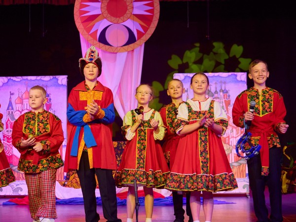 «Ложки, песни, чудеса»