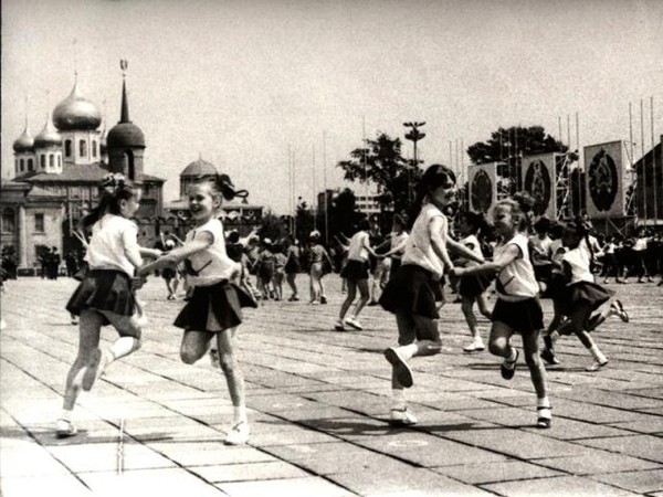 Виртуальная фотовыставка «Куда уходит детство?..»