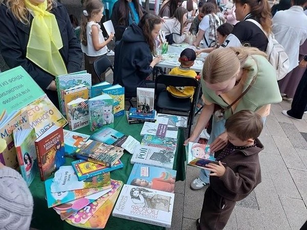 Выставка «Лето книжного цвета»