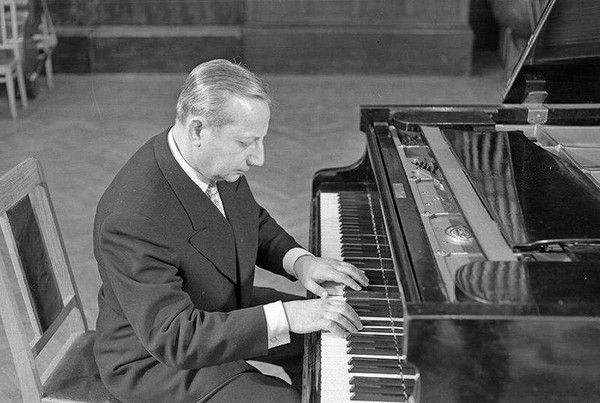 Выставка «Легенды российского джаза. Александр Цфасман, Олег Лундстрем, Игорь Бутман»