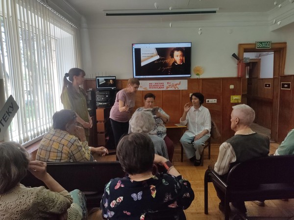Поэтический час «Поэзия, неподвластная времени»
