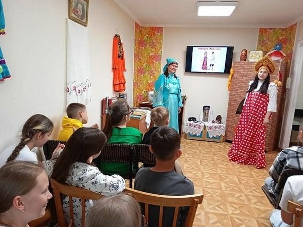 Познавательный час «Калейдоскоп народов»