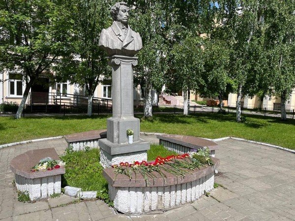 Пешеходная краеведческая экскурсия «Гуляем с Пушкиным по Орлу»