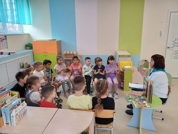 Громкие чтения «Ваше лето было с книгами согрето!»