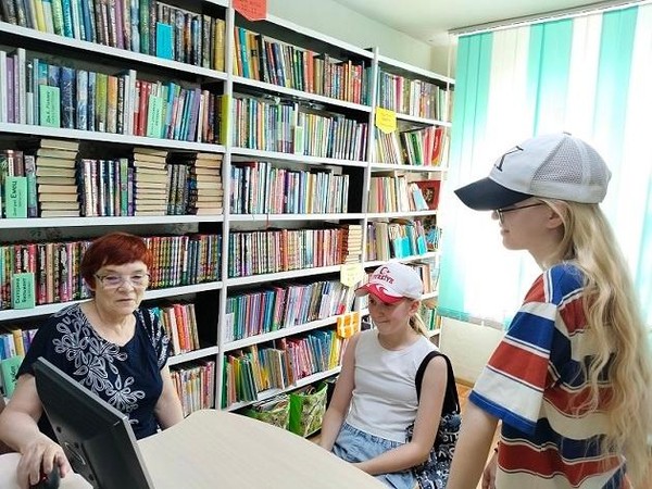 Игра-викторина «Сказка в дверь стучится»
