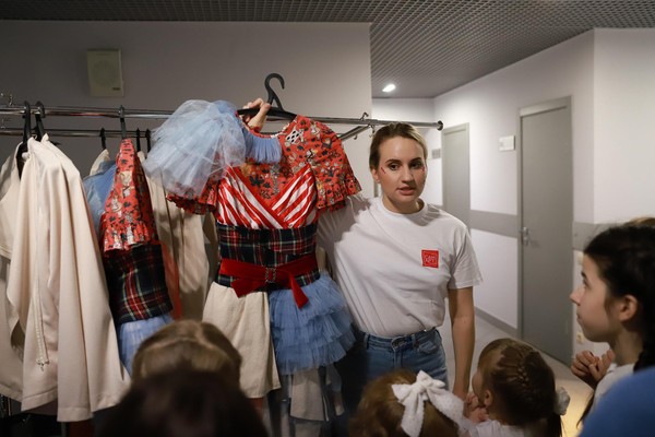 Экскурсия «Тайны закулисья: от эскиза до спектакля»