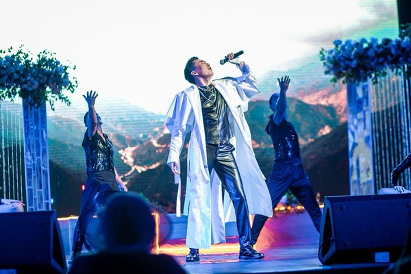 Моно-спектакль «Мысли»