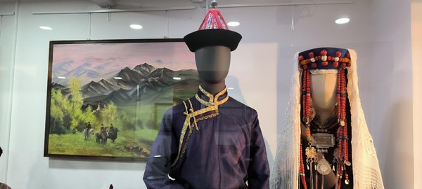 Выставка «Бурятский национальный костюм»