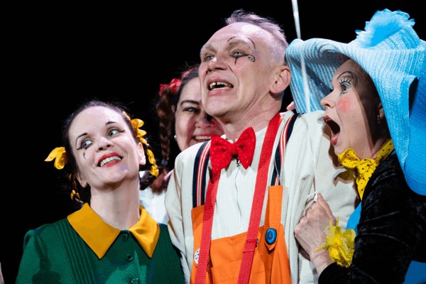 Спектакль «А Сережа выйдет?»