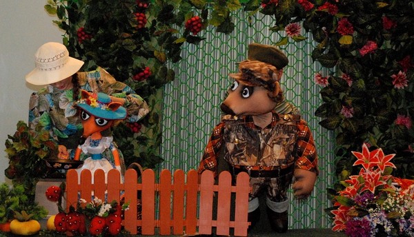 Спектакль «Дачная история»