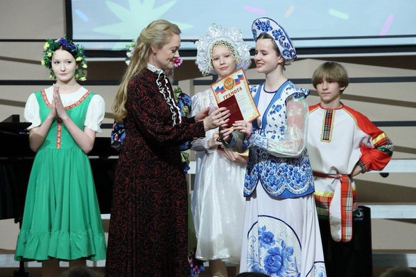 Торжественное вручение свидетельств выпускникам ЖДШИ № 1