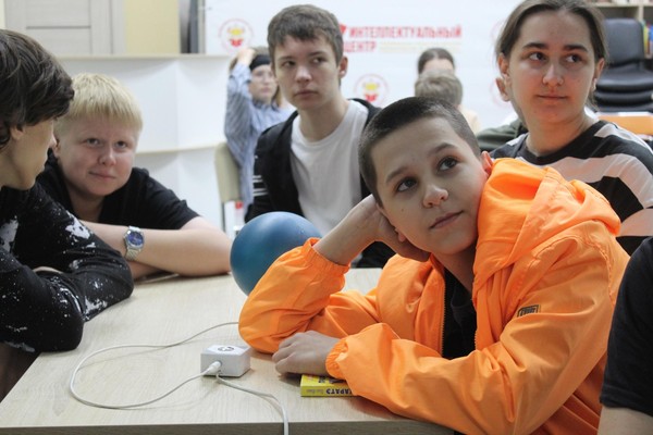 «Спортивный ринг веселых и находчивых»: брейн ринг
