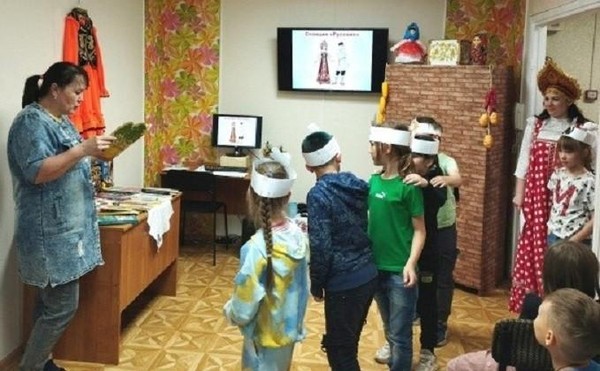 Фольклорные посиделки «В гостях у народов России»